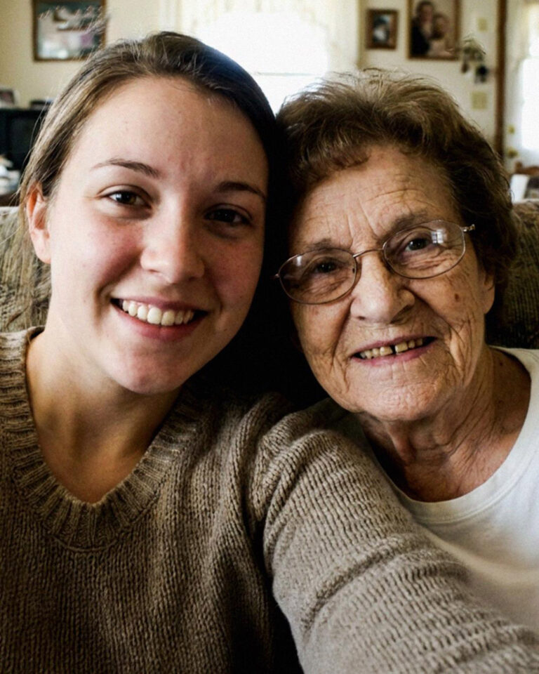 I took care of my elderly neighbor — after her death, the police knocked on my door, and when I found out why, my knees flinched