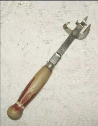 A vintage kitchen tool confuses Internet users