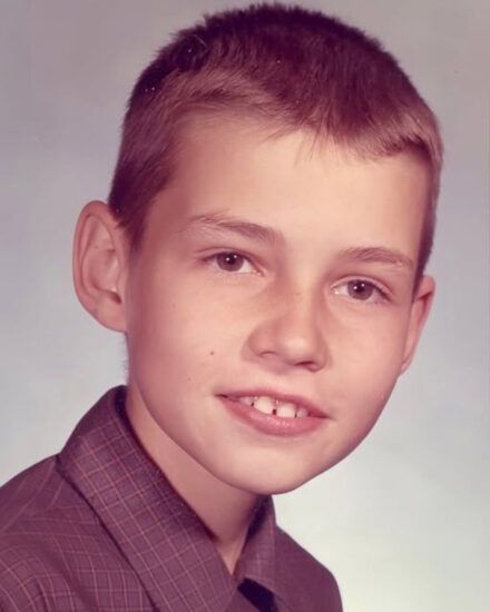Do you recognize this future genius of comedy, only 11 years old? A rare photo from 1973 intrigues fans who try to guess who it is!