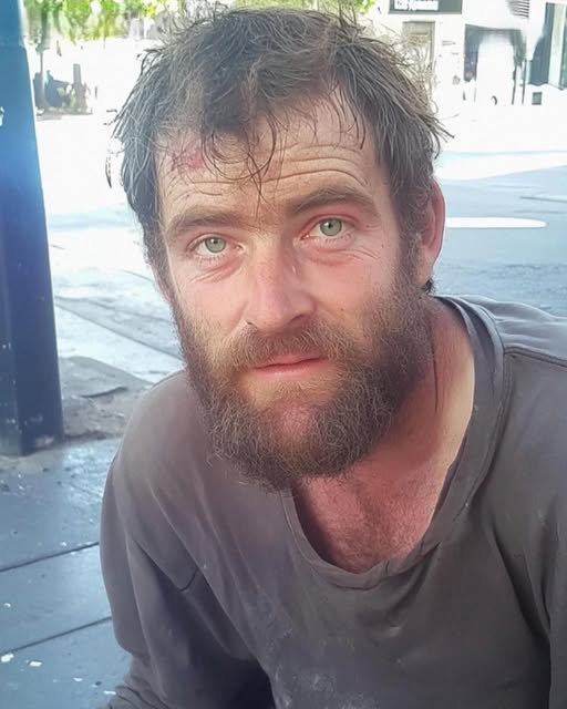 I Married a Homeless Man to Spite My Parents – A Month Later, I Came Home and Froze in Shock at What I Saw!