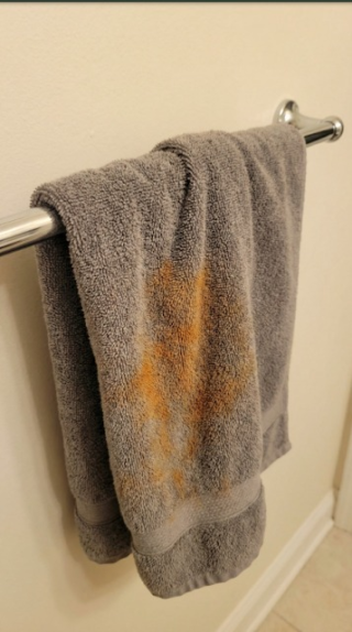 🧺 Why Towels Develop Orange Stains and How to Prevent Them